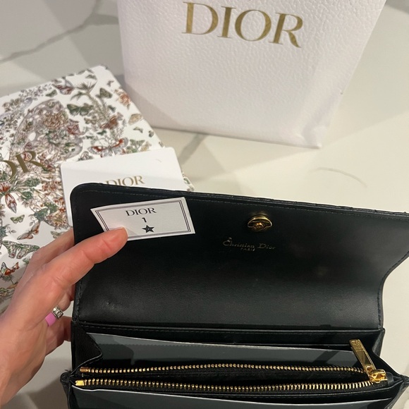 Dior Black Quilted Wallet - Picture 6 of 9